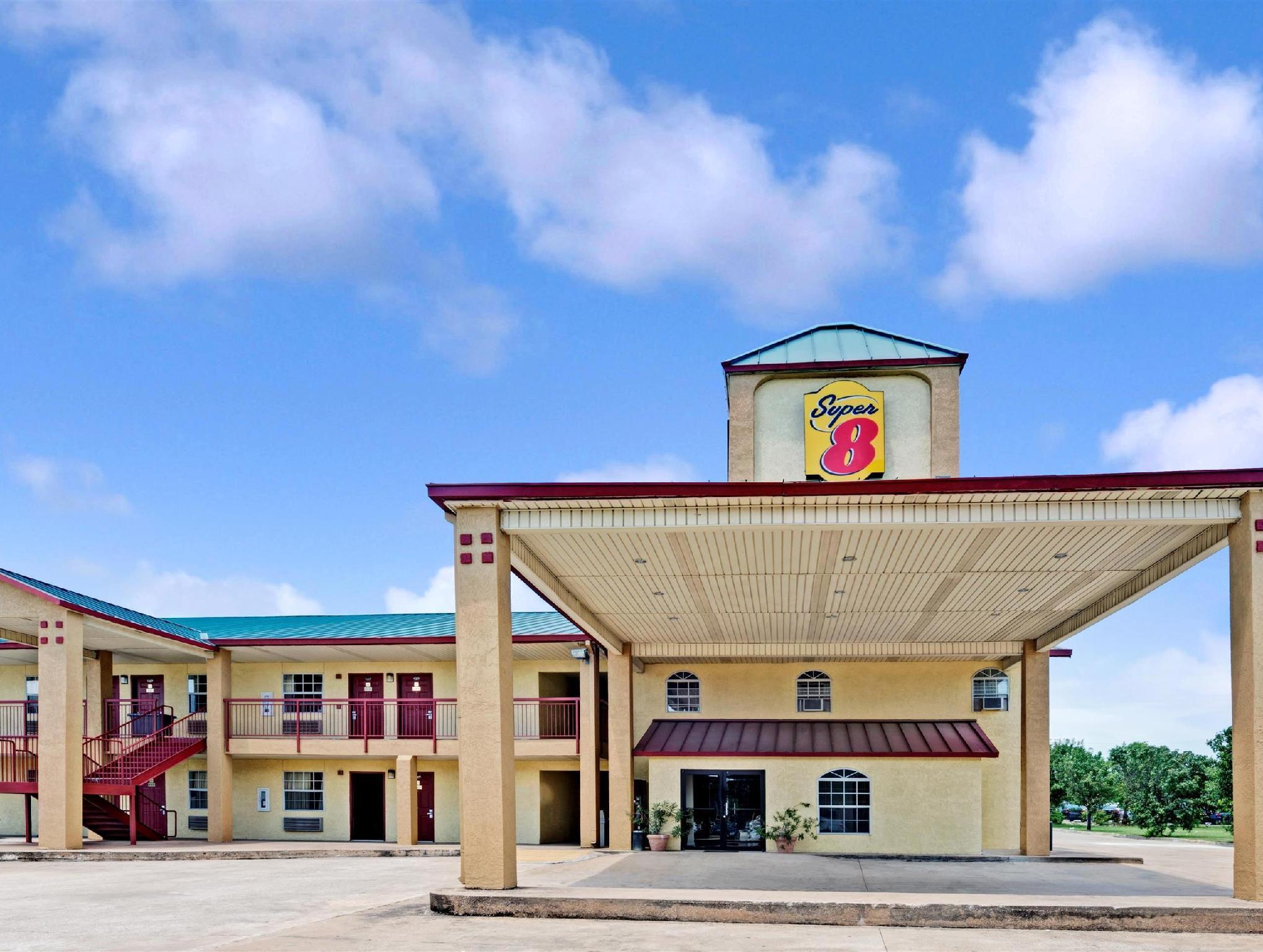 Super 8 By Wyndham Dallas South Eksteriør billede