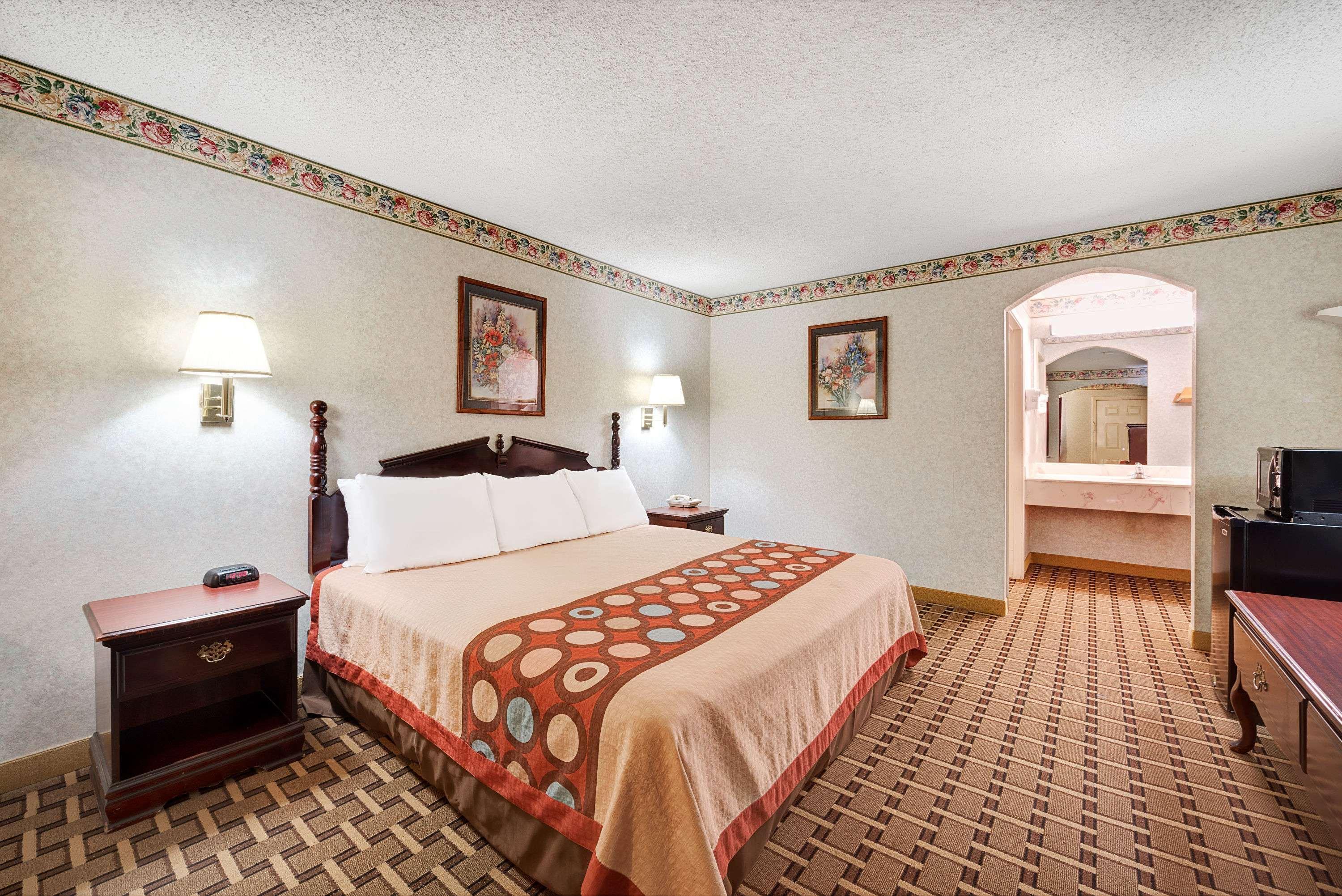 Super 8 By Wyndham Dallas South Eksteriør billede