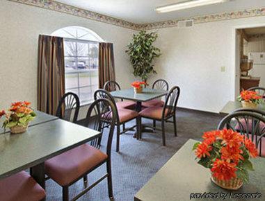 Super 8 By Wyndham Dallas South Restaurant billede